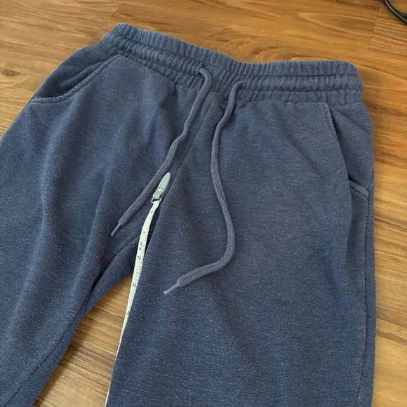 Forever21 cropped blue joggers - Picture 3 of 4